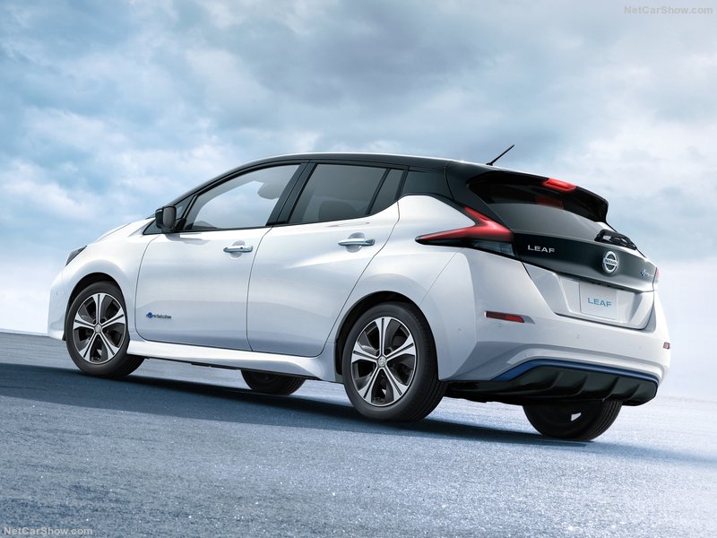 Nissan-Leaf-2018-800-0d